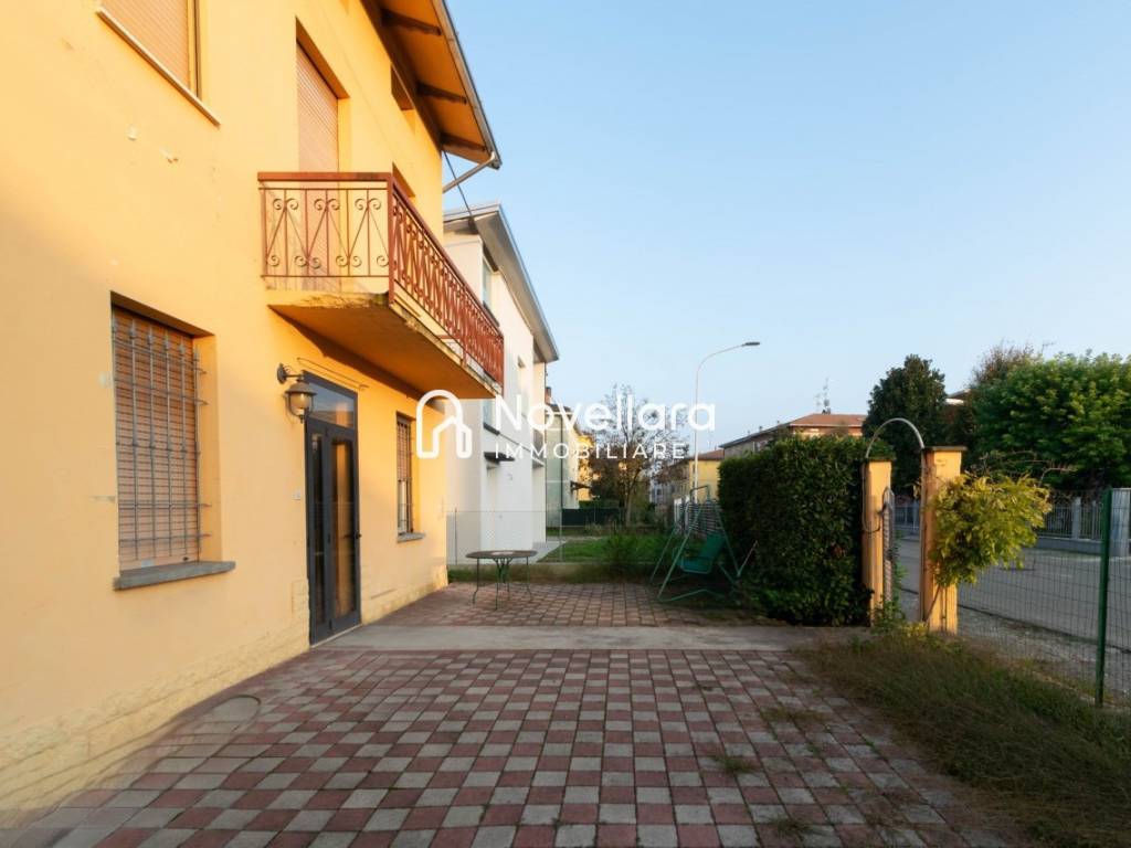 casa indipendente in vendita a Novellara