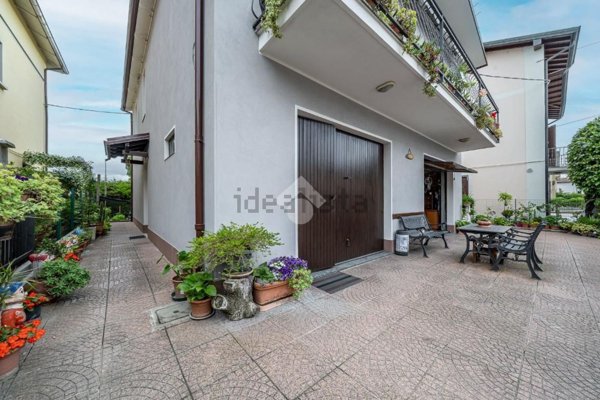 casa indipendente in vendita a Novellara in zona San Giovanni della Fossa