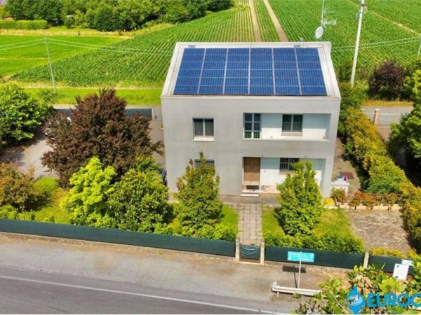 casa indipendente in vendita a Novellara