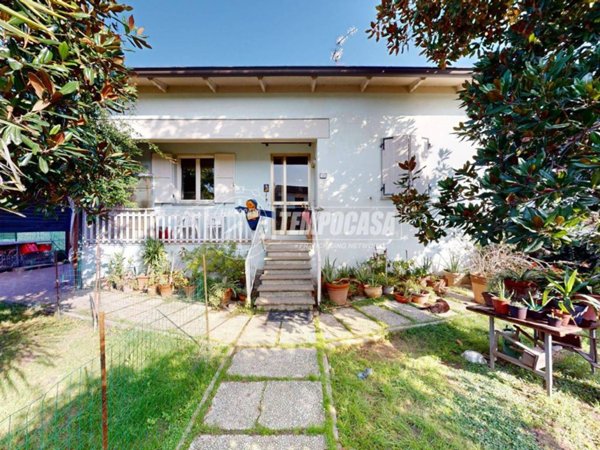 casa indipendente in vendita a Novellara