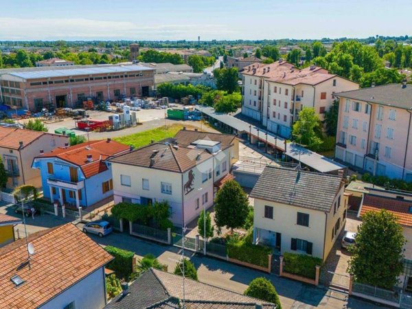 casa indipendente in vendita a Novellara