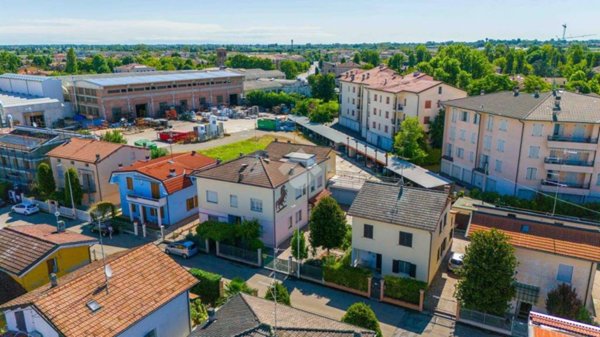 casa indipendente in vendita a Novellara