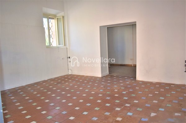 locale commerciale in vendita a Novellara