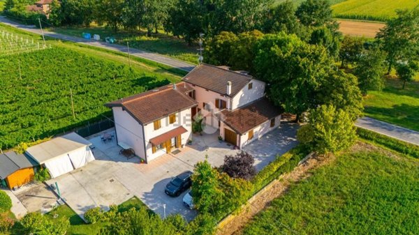 casa indipendente in vendita a Novellara