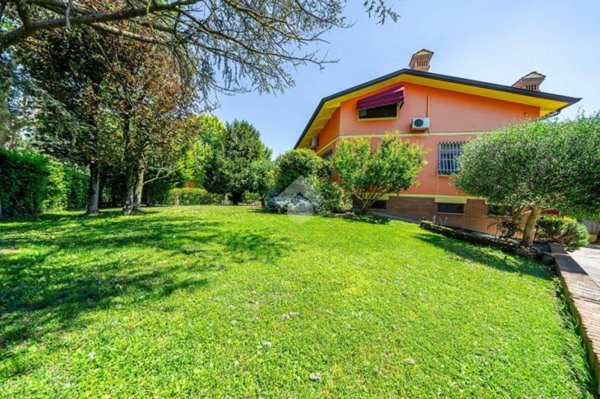 casa indipendente in vendita a Novellara