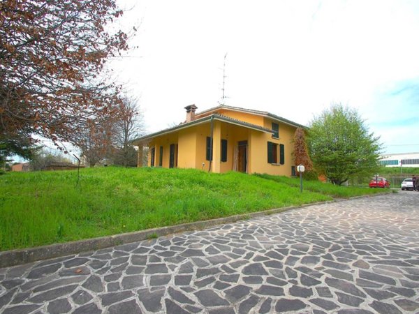 casa indipendente in vendita a Novellara in zona San Bernardino