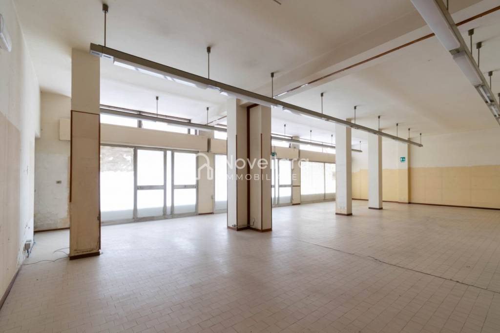 negozio in vendita a Novellara