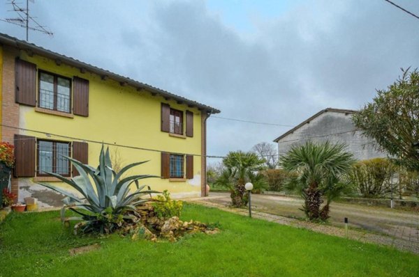 casa indipendente in vendita a Novellara