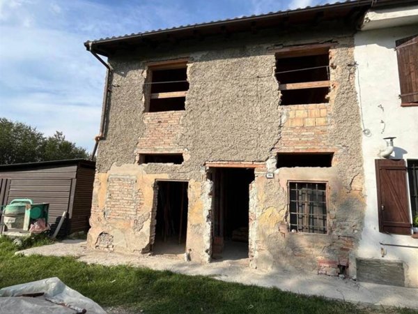 casa indipendente in vendita a Novellara