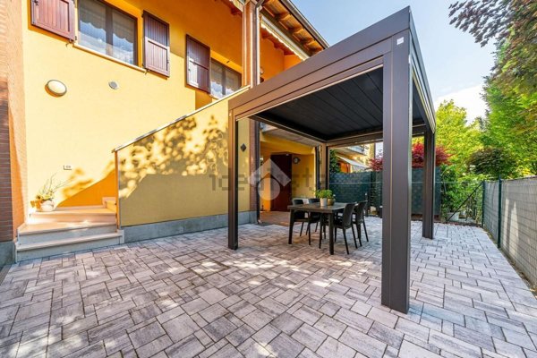 casa indipendente in vendita a Novellara