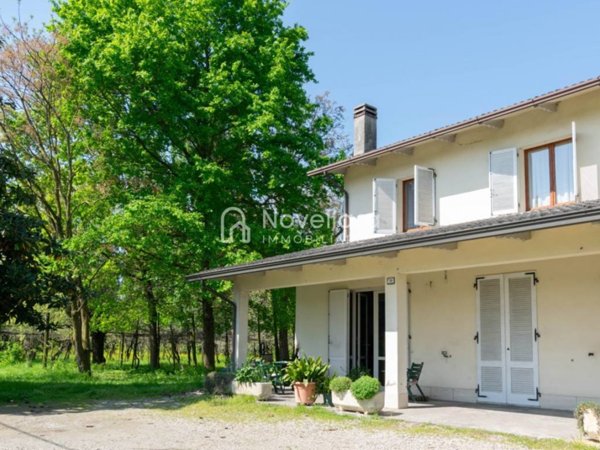 casa indipendente in vendita a Novellara