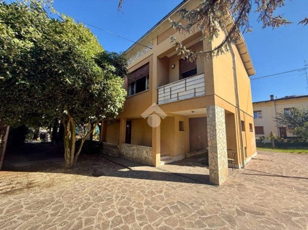 casa indipendente in vendita a Novellara