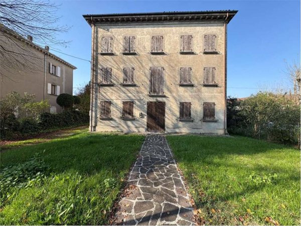 casa indipendente in vendita a Novellara