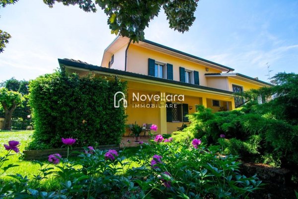 casa indipendente in vendita a Novellara