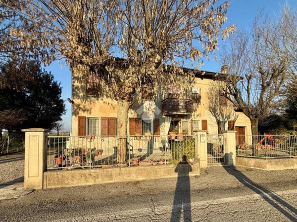 casa indipendente in vendita a Novellara