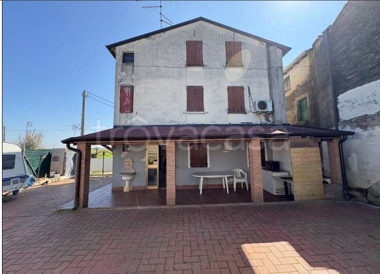 casa indipendente in vendita a Novellara in zona San Bernardino
