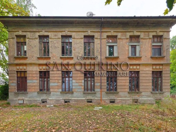 intera palazzina in vendita a Novellara