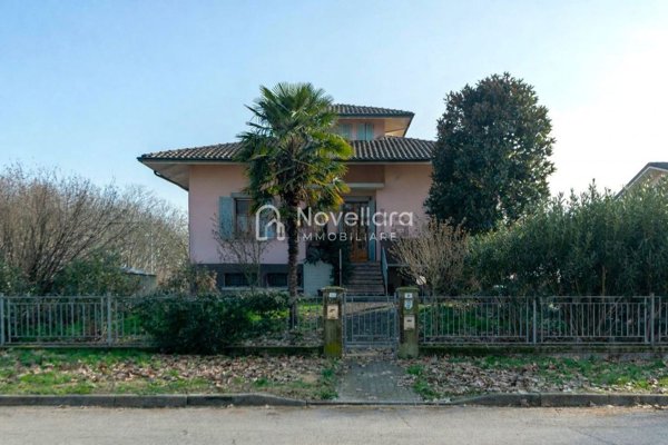 casa indipendente in vendita a Novellara