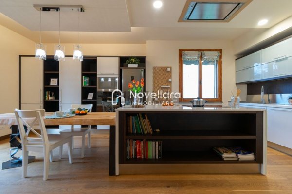 casa indipendente in vendita a Novellara