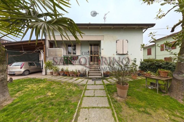 casa indipendente in vendita a Novellara