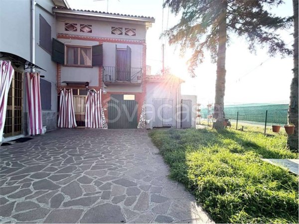 casa indipendente in vendita a Novellara in zona San Bernardino