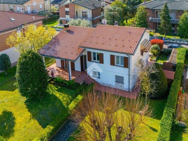 casa indipendente in vendita a Novellara
