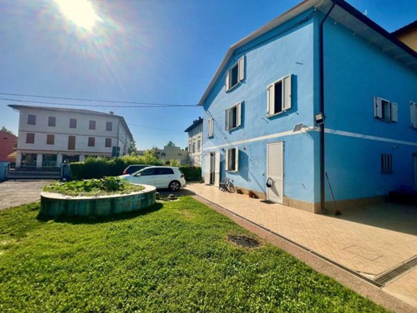 casa indipendente in vendita a Novellara