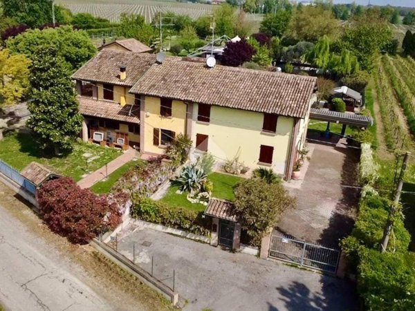 casa indipendente in vendita a Novellara