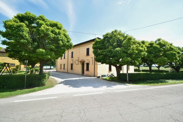 casa indipendente in vendita a Novellara in zona San Bernardino