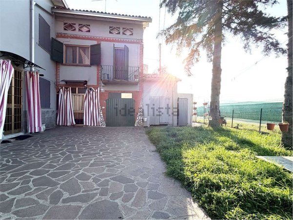 casa semindipendente in vendita a Novellara in zona San Bernardino