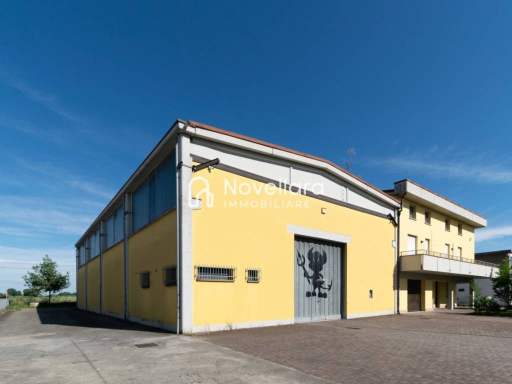 locale commerciale in vendita a Novellara in zona Mulino di Sotto
