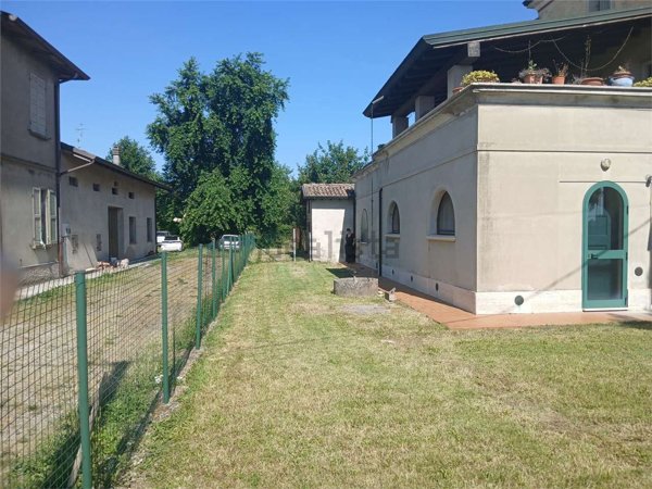 appartamento in vendita a Novellara in zona Vezzola