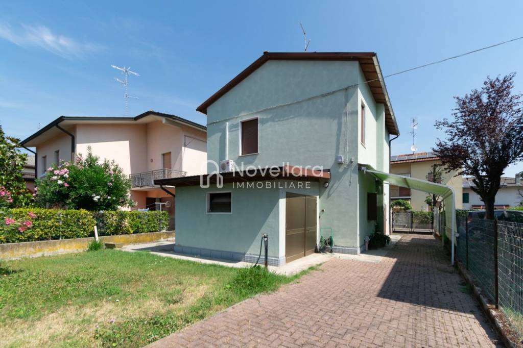 casa indipendente in vendita a Novellara in zona Mulino di Sotto