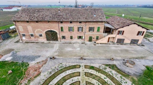 casa indipendente in vendita a Novellara in zona San Bernardino