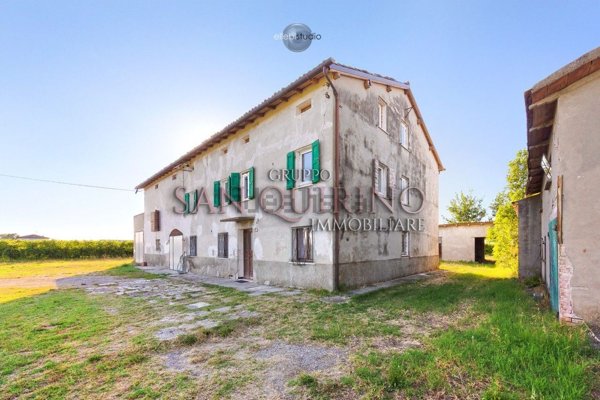 casa indipendente in vendita a Novellara in zona San Bernardino