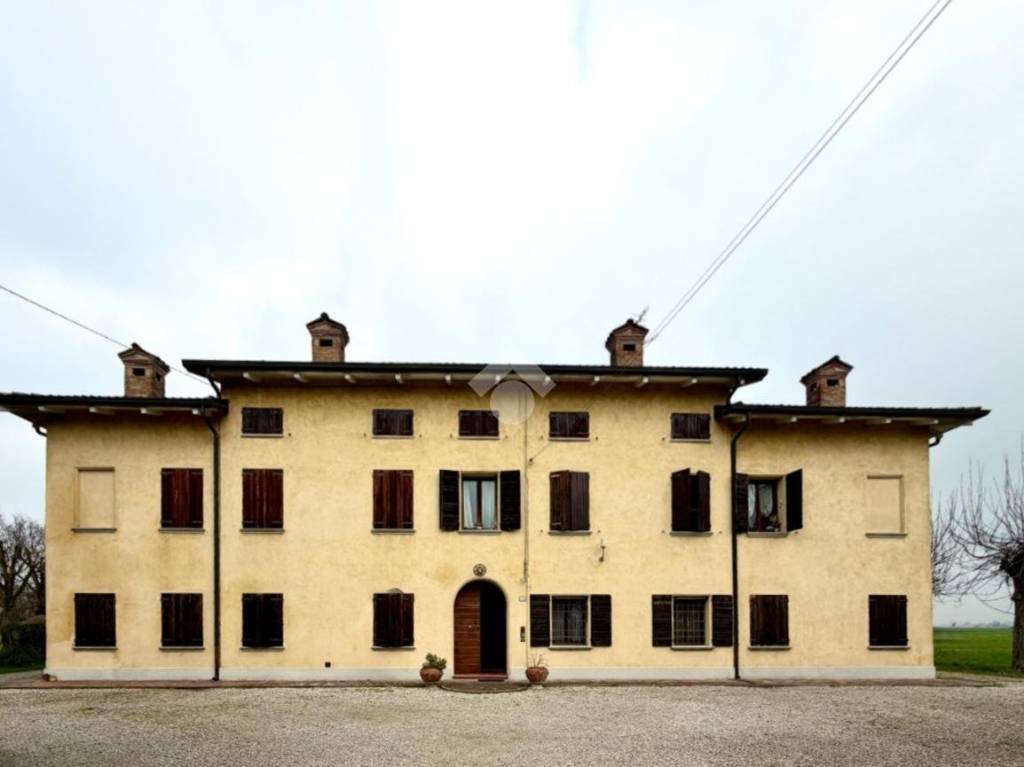 casa indipendente in vendita a Novellara in zona San Bernardino