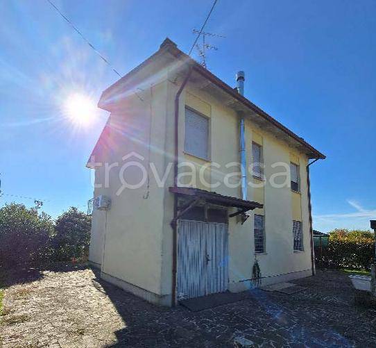 casa indipendente in vendita a Novellara in zona San Bernardino