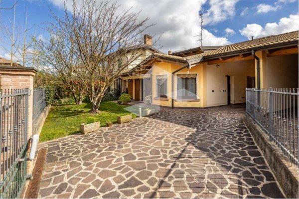 casa indipendente in vendita a Novellara in zona Mulino di Sotto
