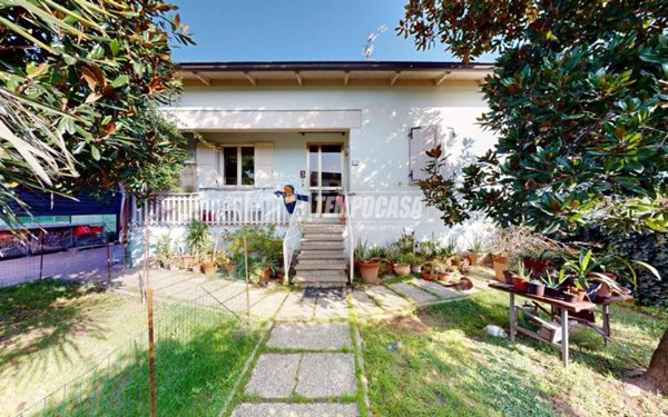 casa indipendente in vendita a Novellara in zona Mulino di Sotto