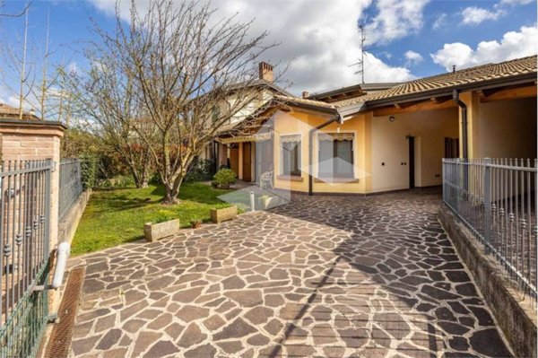casa indipendente in vendita a Novellara in zona Mulino di Sotto