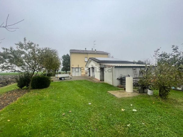 casa indipendente in vendita a Poviglio in zona Fodico