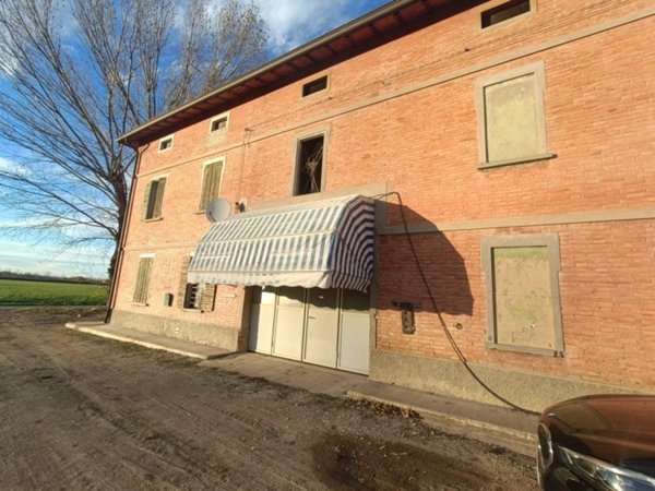 casa indipendente in vendita a Poviglio in zona San Sisto