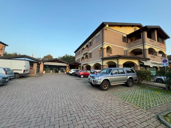 negozio in vendita a Poviglio