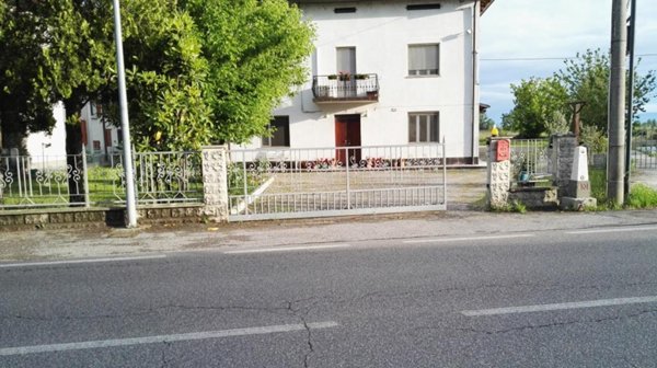 casa indipendente in vendita a Poviglio in zona San Sisto