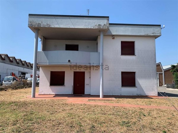 capannone in vendita a Poviglio