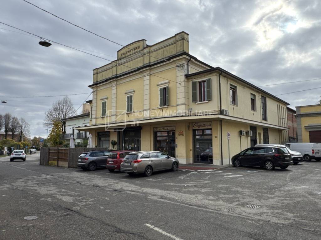 negozio in vendita a Poviglio