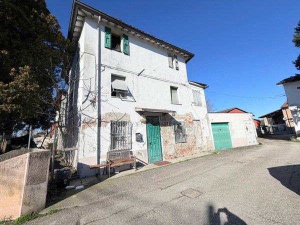 casa indipendente in vendita a Poviglio in zona San Sisto