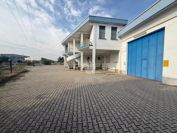 capannone in vendita a Poviglio