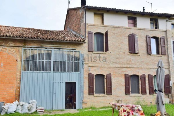 appartamento in vendita a Poviglio in zona Godezza