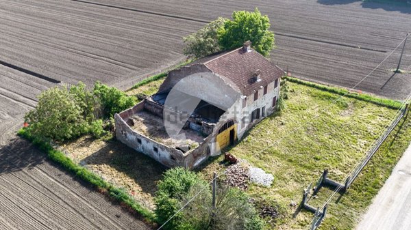 casale in vendita a Poviglio in zona Godezza